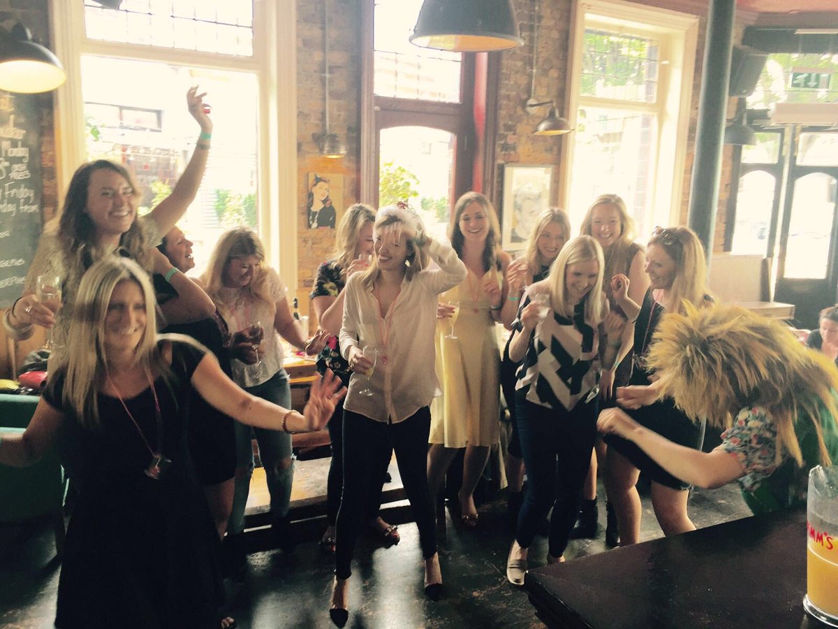 trottrot's tweet photo. @TinaTeaLady Absolute legend at the @CandlemakerPub  bottomless brunch! Hilarious! Thanks for such a fun day https://t.co/RCntp2arH8