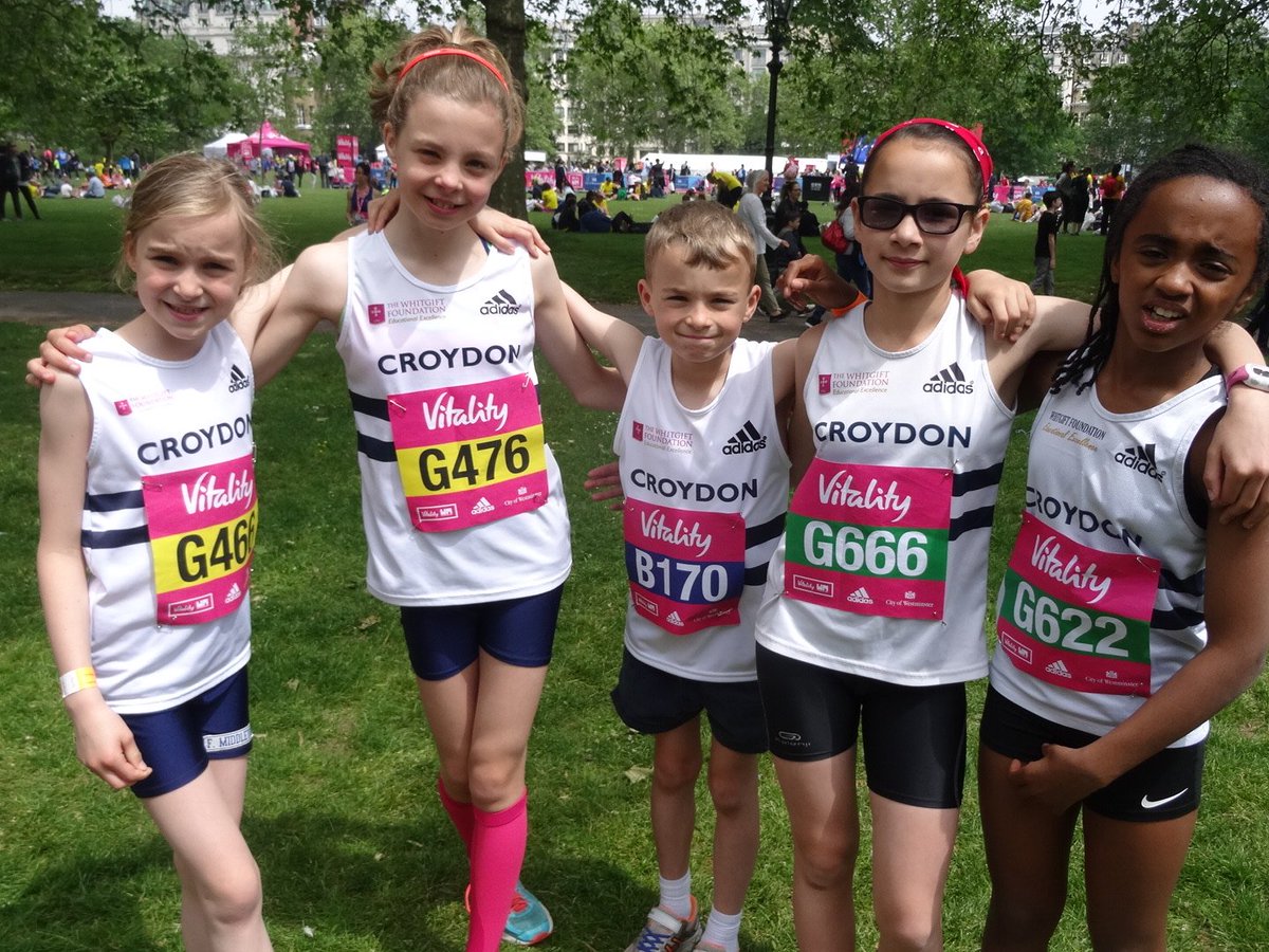 RunMooreRun's tweet photo. @harrierscroydon youngsters ready for the @WestminsterMile https://t.co/PmFGYCqMxQ