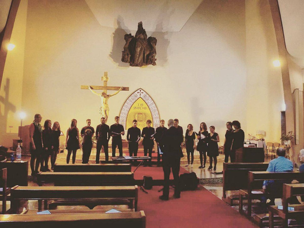 CoroLavinium's tweet photo. XXXI  Rassegna di canto di Vitinia
-Chiesa del S.Cuore di Gesù Agonizzante #CoroLavinium #Concerto https://t.co/5Z3Gh96gOv