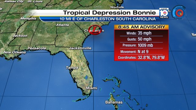 #Bonnie makes landfall just east of Charleston, SC at 8:30 am and downgrades to tropical depression https://t.co/Cd0JSF4c1h