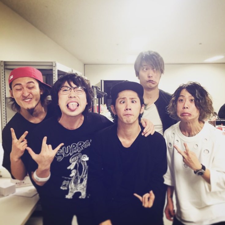 ORI_T10969's tweet photo. 初タグです
ONE OK ROCKに一生ついていく
RTお願いします🙏

#ONEOKROCK
#OORerさんと繋がりたい 
#OORerさんRT 
#ONEOKROCK好きな人RT 
#RTした人全員フォローする https://t.co/dB9RYXzD4F