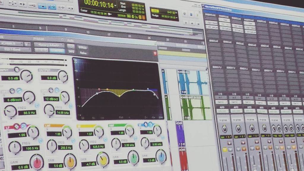 producerpassion's tweet photo. Just a few weeks ago in class learning protools #protools #EQ #Mixer #fader #LPF #HPF #kHz #microphone #DAW #AUDIOi… https://t.co/Vt5wpHNdV4