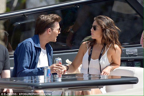 _BestOfLouis_'s tweet photo. Louis in Monaco 😊 https://t.co/XpqYElDoAR