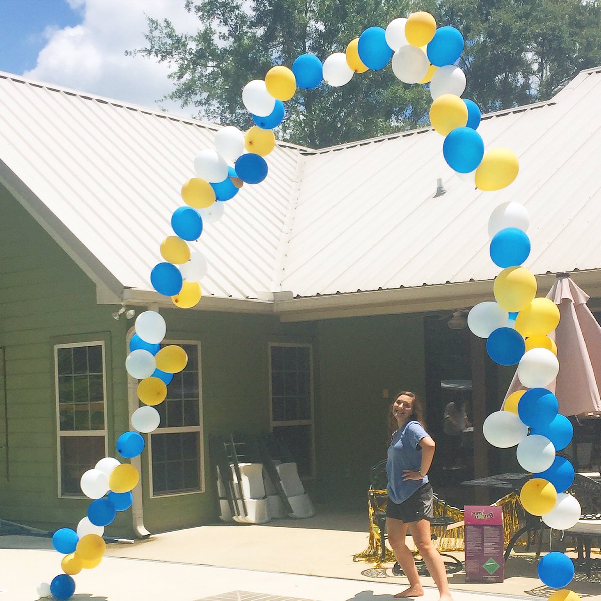 DavisHaleigh's tweet photo. #happybirthday @Brennnley #thatarchthough https://t.co/eyzsL8vqWK