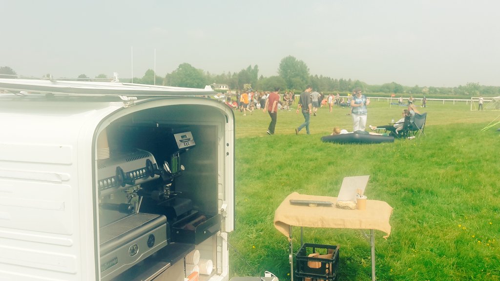 ProBaristas's tweet photo. 2 classic festival scenes with barista crews today. In the countryside for @DioChiMayCamp &amp; Brighton for @wearebif. https://t.co/oPLgNAdVC7