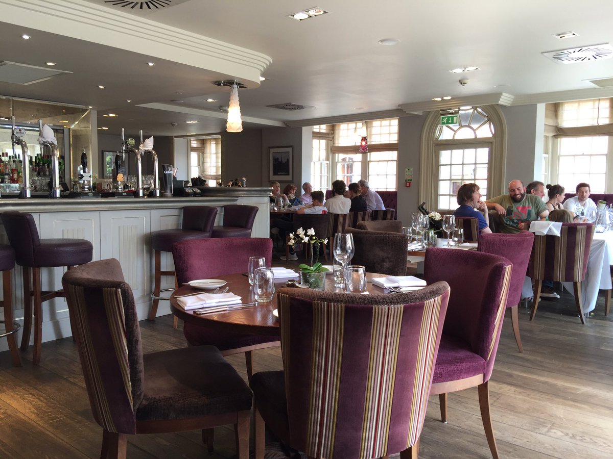 CotswoldsConcie's tweet photo. Delicious Sunday Lunch at @ArdenHotel in sunny Stratford-upon-Avon today x https://t.co/tcibIgXLi7