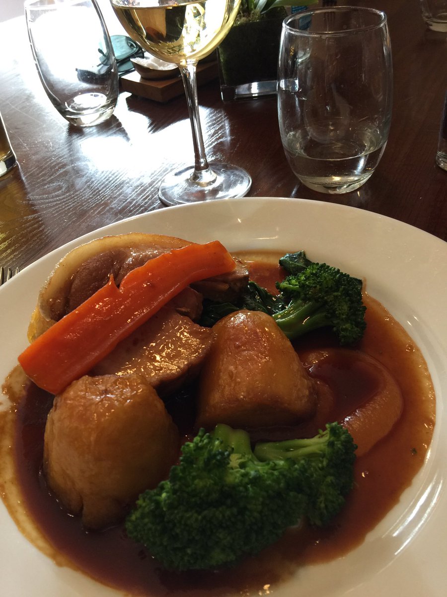 CotswoldsConcie's tweet photo. Delicious Sunday Lunch at @ArdenHotel in sunny Stratford-upon-Avon today x https://t.co/tcibIgXLi7