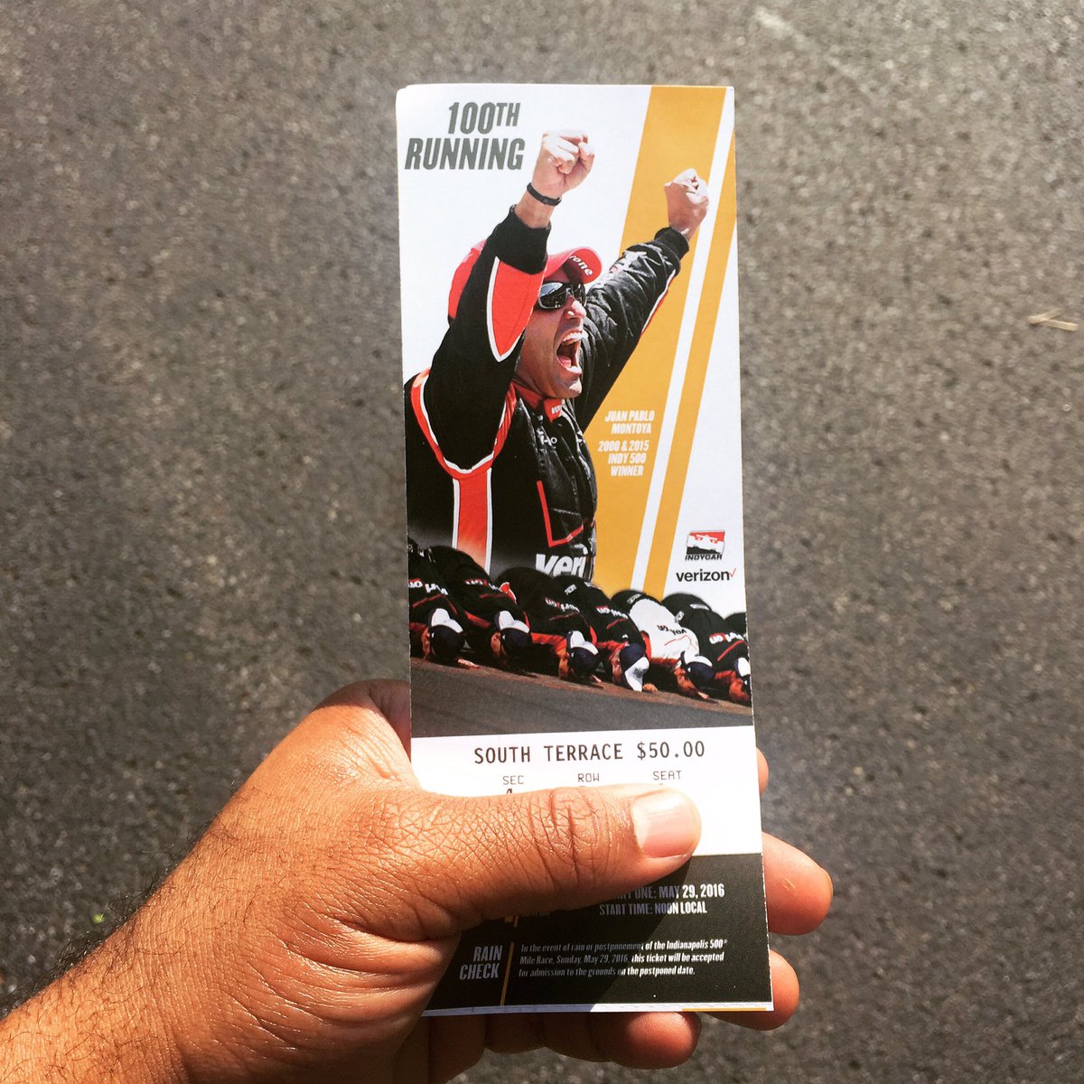 brandometry's tweet photo. My first race #100Running #Indy500 https://t.co/7nJZFKeCnL