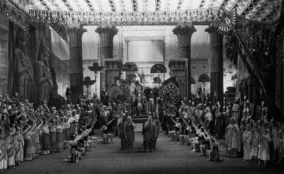 L'opera d'arte che ha sconvolto <a href="/NeriMarcore/">Neri Marcorè</a> 
Nella 9a sala del museo di Refresh risuonano le note di Giuseppe Verdi