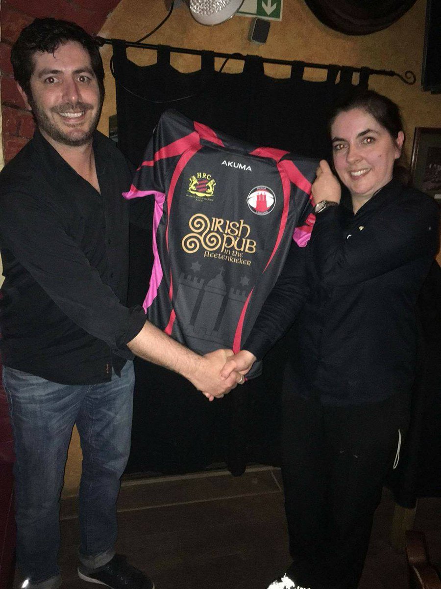 HRCRugby's tweet photo. Die Touch-Mannschaft des @HRCRugby präsentiert im @FleetInfo seine neuen Trikots! #touchrugby #rugby #hamburg https://t.co/FDcix061Gh