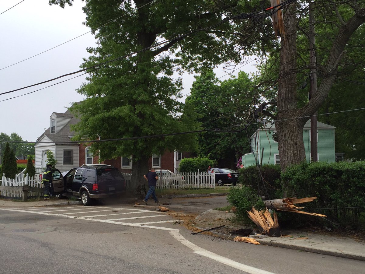 Quincy Ma Police Dept On Twitter Just Occurred Single Car Crash Into Pole Fence Southern Artery By Graham Power Outage In Area No Injuries Reported