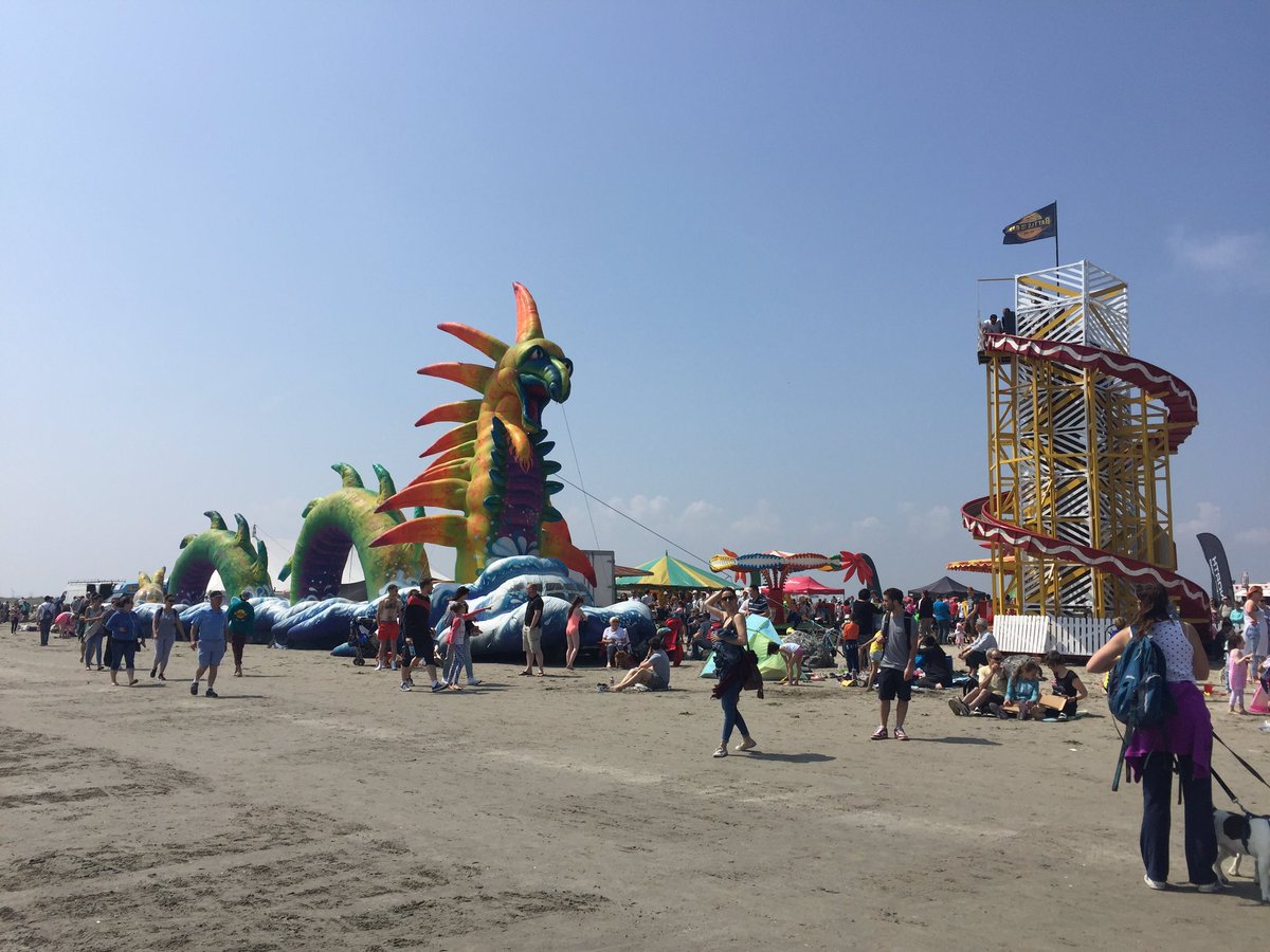 Sineadisms's tweet photo. Dollymount you big ride! #battleforthebay @LovinDublin https://t.co/wB857MPLUz