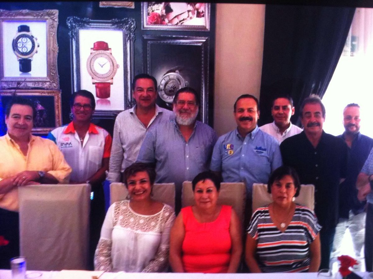 movimientoTOUR's tweet photo. #mivotoNOesSecreto #YoCJ #YoJR vamos #transportistas y #taxistas x la  Unión y el cambio verdadero! @CarlosJoaquin https://t.co/etSalaxKQ1