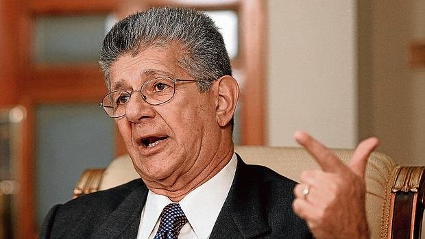 ElNacionalWeb's tweet photo. [ATENCIÓN]  Allup aseguró que Padrino López prohibió a militares ir a la Asamblea Nacional https://t.co/eDUsnJQINh https://t.co/lwckjJJV2q