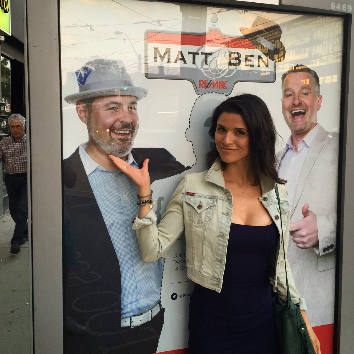 jocspinz's tweet photo. Look who I bumped into at Queen &amp; Broadview 😀. @torontoben #leslieville #mattandben https://t.co/VCxD86cOem