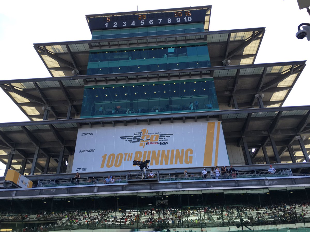 SarahBonkowski's tweet photo. Getting closer to race time! #INDY500 #tripleweekend https://t.co/UilSeskjzw