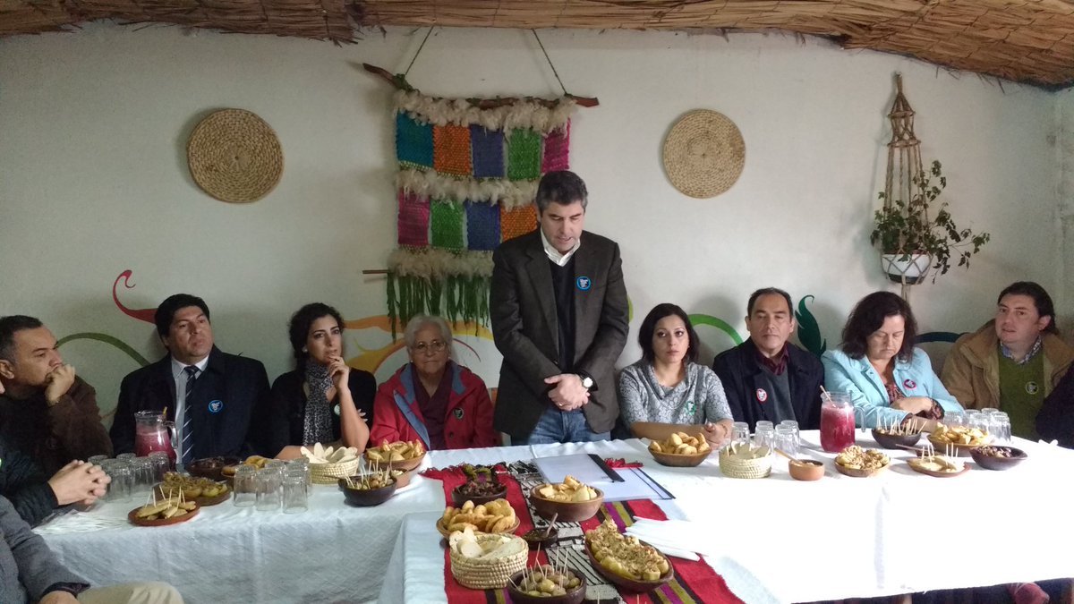 minvuaraucania's tweet image. Autoridades firman a esta hora la constitución de la Mesa Regional del programa Puesta en Valor del Patrimonio.