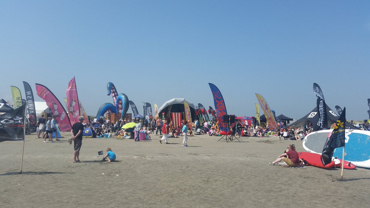 Coast_Monkey's tweet photo. What a fantastic day for Battle for the Bay. #battleforthebay #lovedublin https://t.co/6FadSn59Km