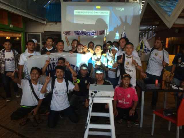 Merayakan kemenangan real madrid <a href="/PenyaMadrid_ID/">Peña Madridista Indonesia</a>