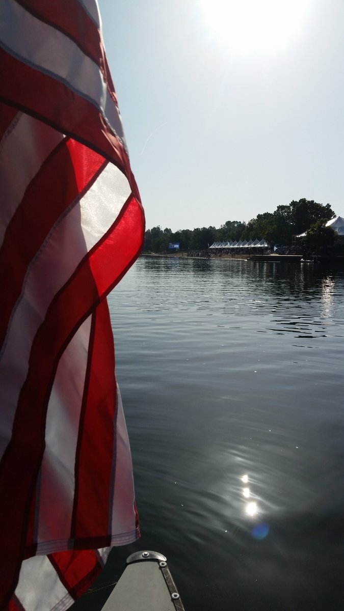 201516ORHSWBB's tweet photo. Please stand and pay tribute. #NCAARow https://t.co/hJA2eHc2tV