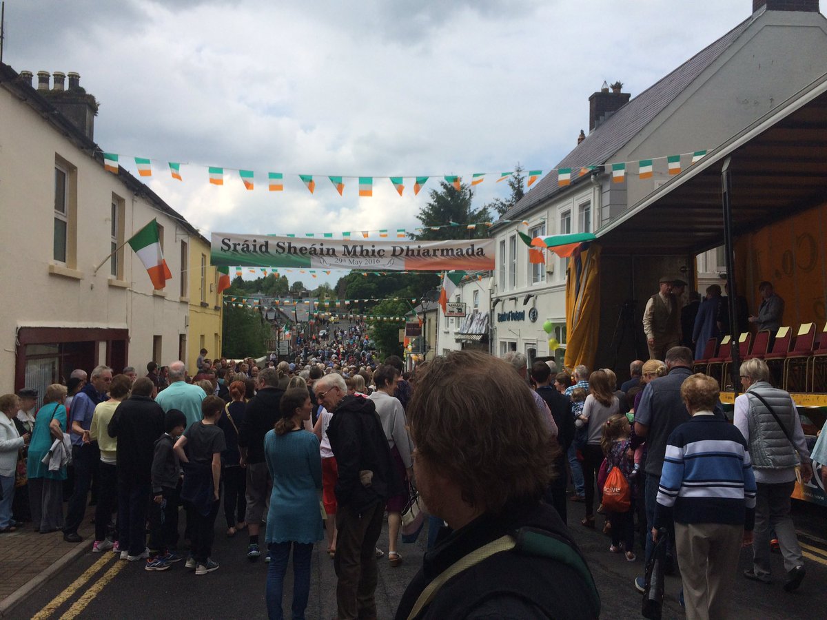 BrennaDolan1's tweet photo. Huge crowd here in manor to celebrate the opening of Sean mac Diarmada street #leitrim #manorhamilton#1916 https://t.co/2TIp1mKFke