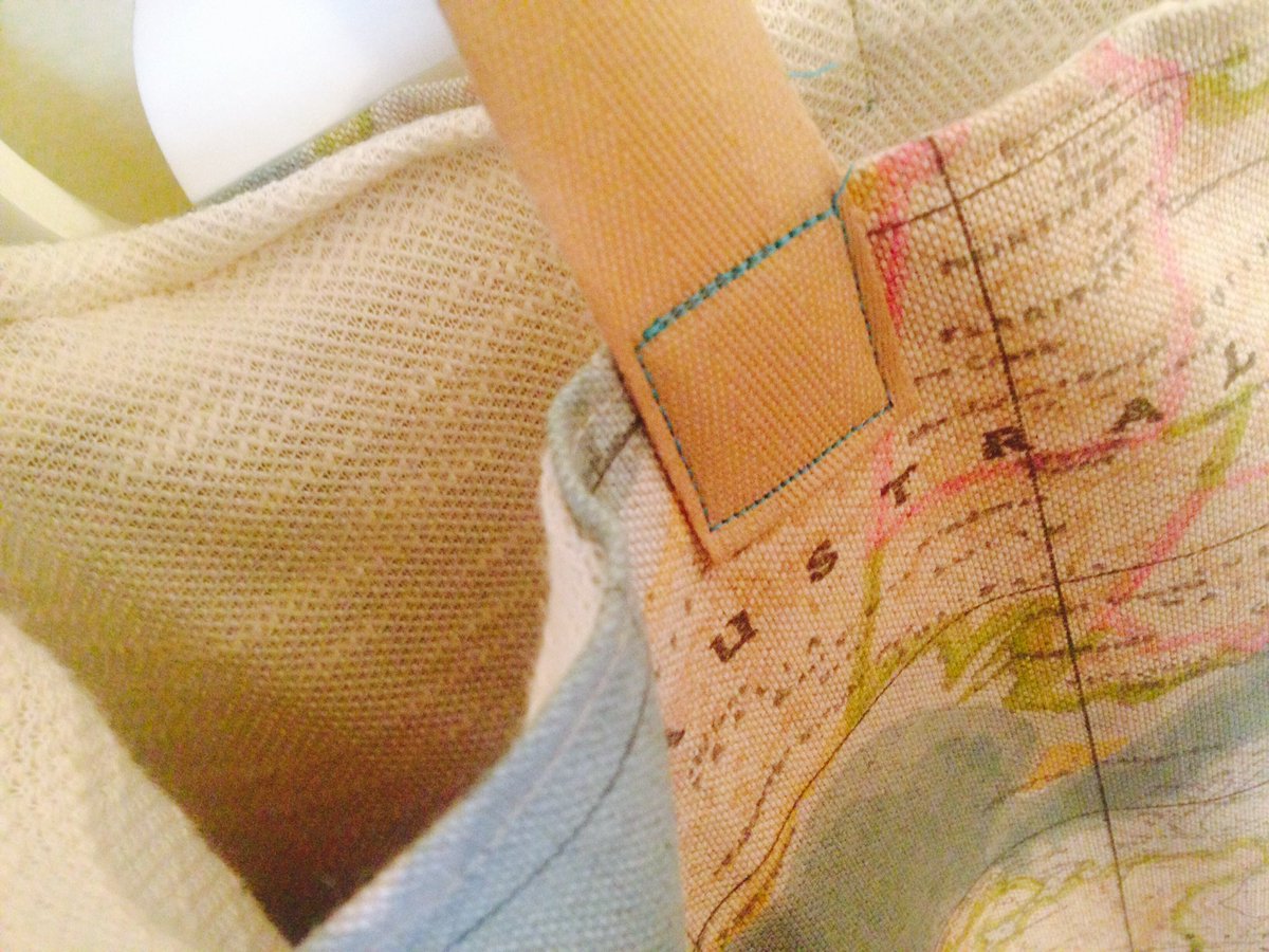 _filperranda's tweet photo. Bolsa Mapamundi 🌎🌍🌏 #slowsew #ethicalfashion #MadeInTGN #Tarragona https://t.co/BZbB6Pwpjj