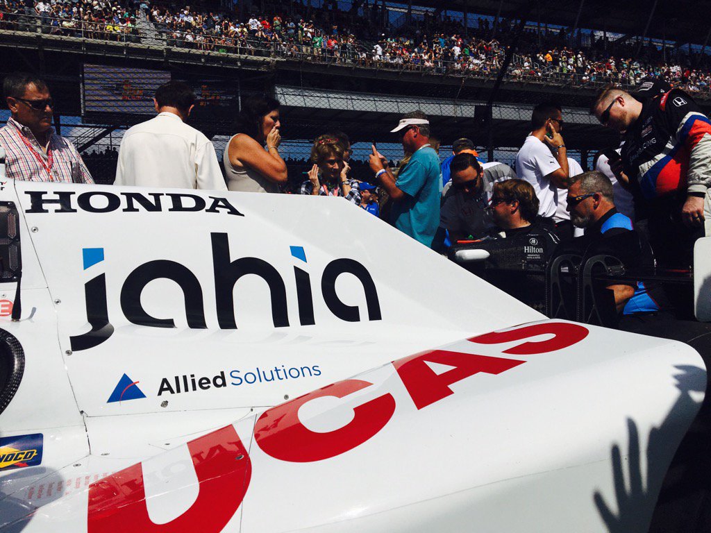 juliedecembre's tweet photo. Our car just 1h before the race... Go Oriol! Go Jahia! @jahia_live https://t.co/xKa7GSbYly