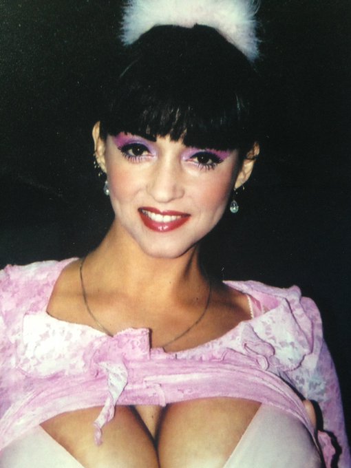 It's sexy Sunday. Time for some back door action https://t.co/DD2RUhkYcr https://t.co/azF2IiFbRu