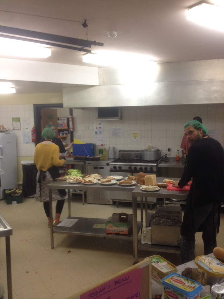 A very green and healthy lunch prepared by the team this week! Miam!