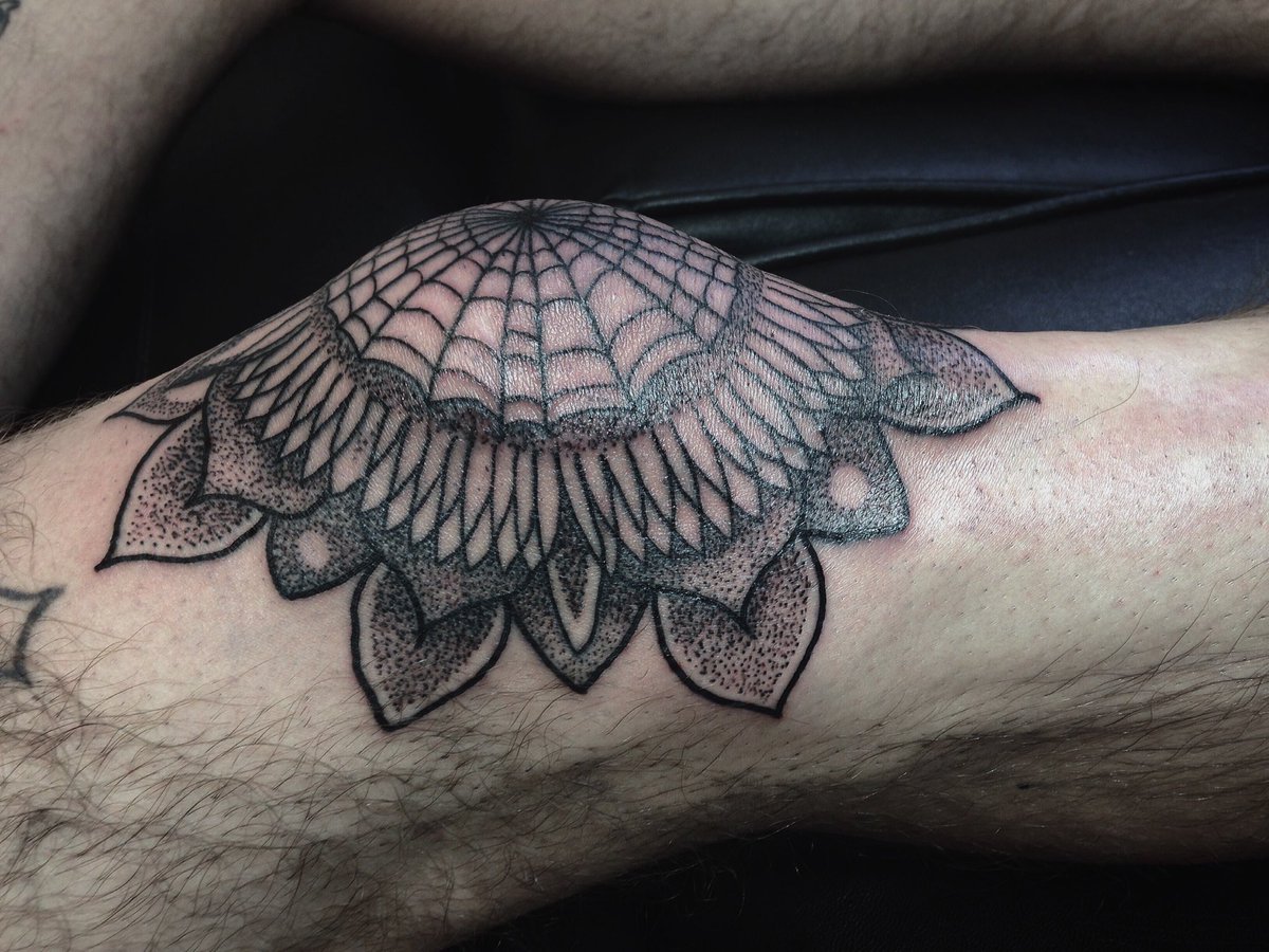 Spiderweb Tattoo on Shoulder | TikTok, image size:1200x900