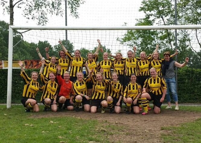 GomosDA1's tweet photo. Fantastisch toernooi gehad! #vvgomos #damestoernooi #1eprijs #toppers https://t.co/nh1sAWFXgx
