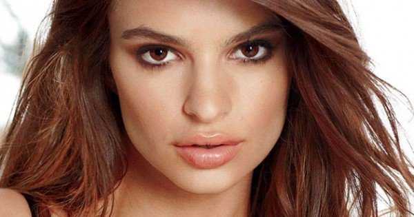 resharelist's tweet image. The 149 Sexiest Emily Ratajkowski Pictures On The Internet resharelist.com/sexy-emily-rat…