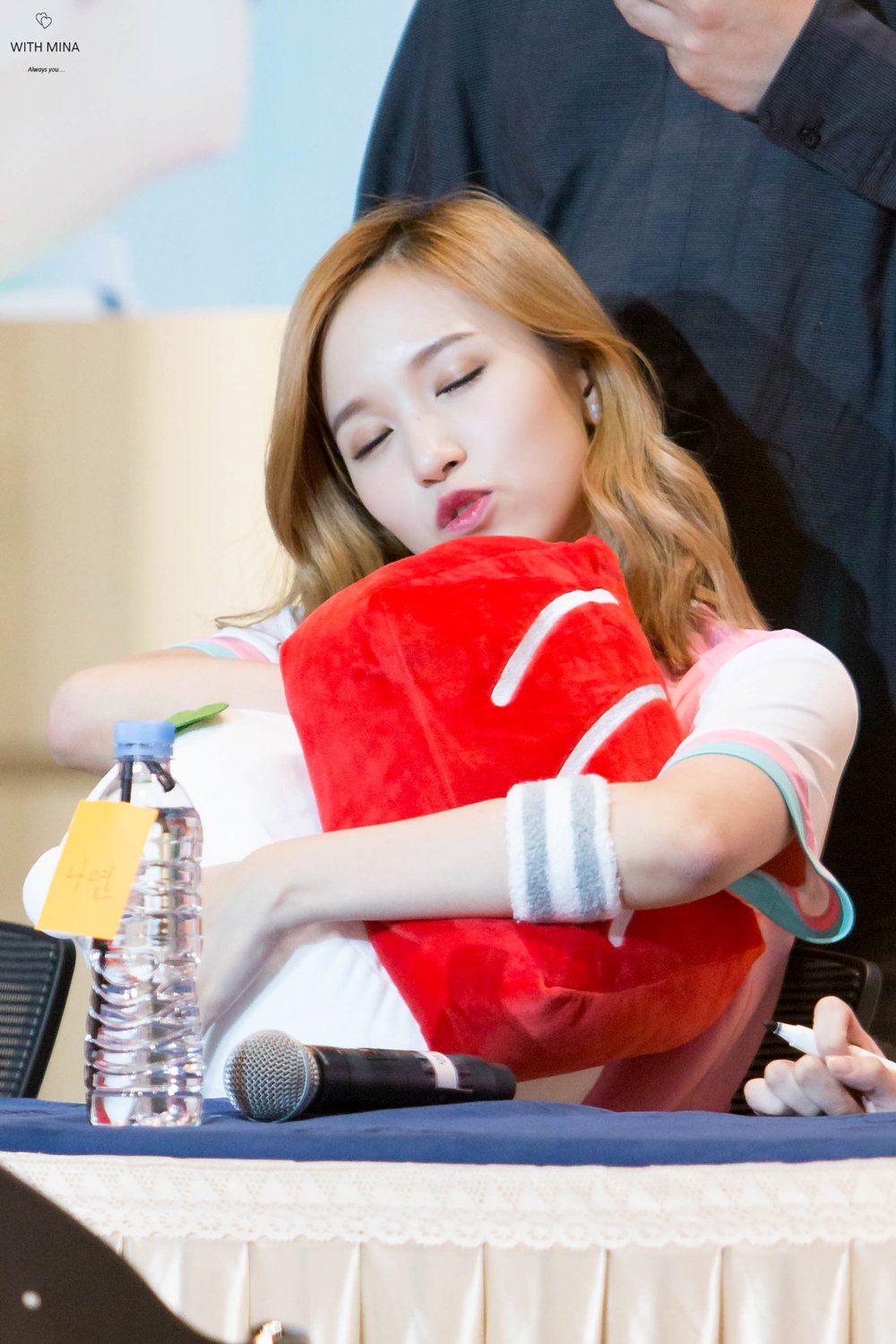 CjoyR6sVAAAsQKw.jpg:large