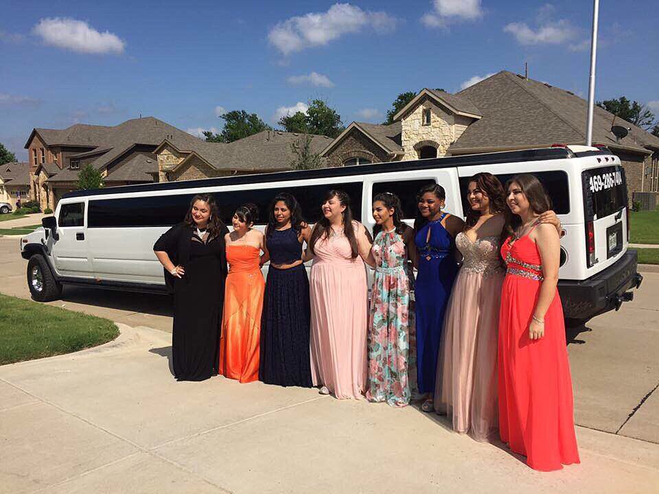 VeeSauceda's tweet photo. #ahsprom2k16 https://t.co/EjofOuKXMM