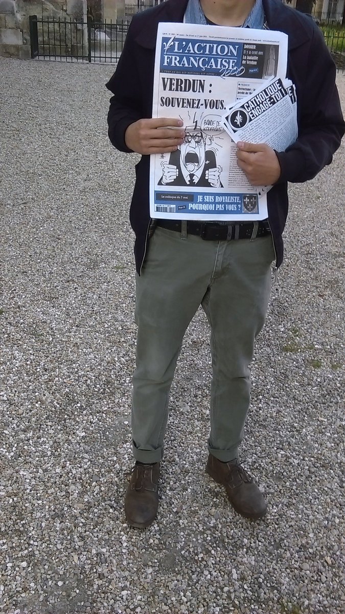AF_Bordeaux's tweet photo. Rejoins les vendeurs volontaires de l'@actionfrancaise !
#BordeauxRoyaliste #AF2000 #NationalismeIntegral https://t.co/ddQxUSZVRM