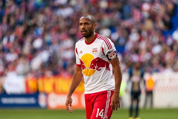 MotivacionesF's tweet photo. “Yo como fútbol, duermo fútbol, respiro fútbol. No estoy loco, sólo soy apasionado” - Thierry Henry https://t.co/AALlxoDUrQ