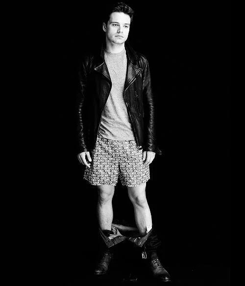 RuthlessSoldat's tweet image. Those who believe he exists call him the Winter S o l d i e r.
×Experienced Writer
×Mature Content
×Alpha!Bucky
RT?