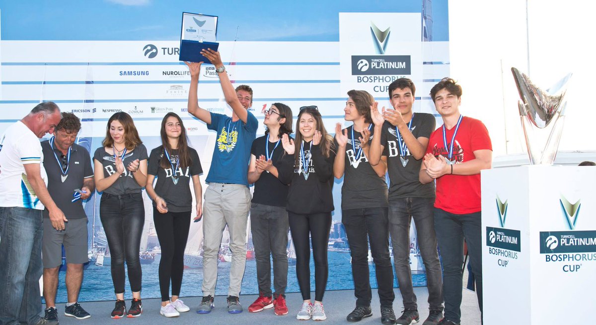 Turkcell Platinum Bosphorus Cup'ta 2.lik ödülü alan okulumuz takımını tebrik eder, başarılarının devamını dileriz.