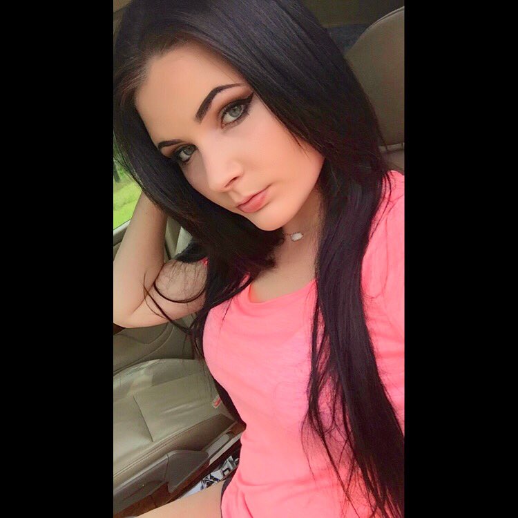 KayyyKasey's tweet photo. Crazy as she is I couldn't leave her if you paid me to https://t.co/tSYre9oROD