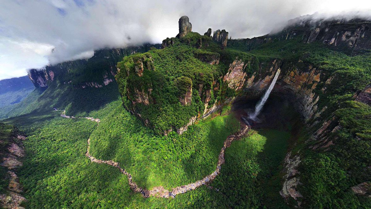 BrennerABarrios's tweet photo. Mi Venezuela, extraño verte bonita y alegre. https://t.co/gmvegTt3qt