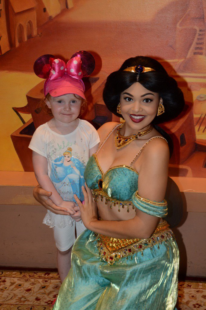 1986lovebug's tweet photo. #Epcot #princessjasmine https://t.co/xp5mpSsNdo