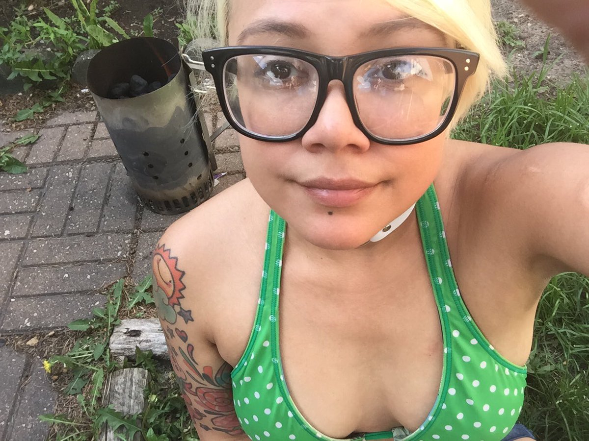 I& #39;m your charcoal chimney daddi kiss the chef& #39;s dick