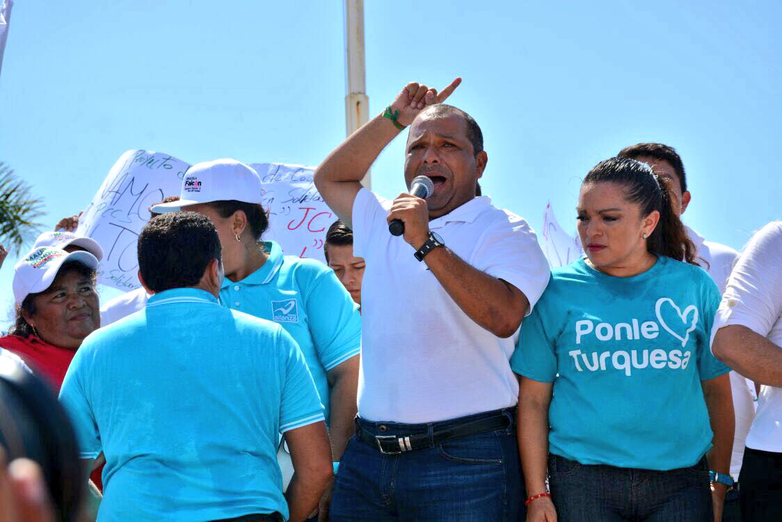 noemartineznov's tweet photo. Un éxito el cierre de campaña de nuestros candidatos @filimartinezok @TeresitaFA @CarlosToledoM @MauricioGongora https://t.co/Du6cS17rRw