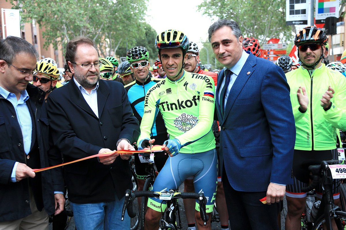 albertocontador's tweet photo. Hoy196km de lluvia&amp;frio en la @MarchaContador en Cuenca,ENHORABUENA a tod@s,sois un@s campeon@s!Nos vemos en365dias😉 https://t.co/Rqy6bdIUtR