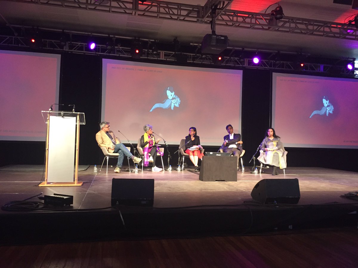 TweeterDaisy's tweet photo. Beautiful sonnets exchanged today w the fab @PretiTaneja @Idharker @southbankcentre #AlchemySC #ShakespeareLives https://t.co/33GCDFNoun