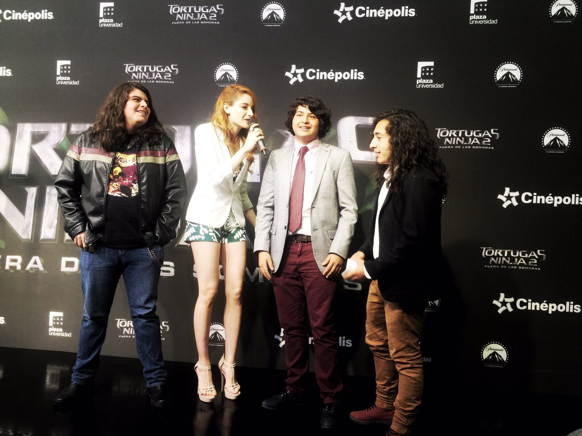 Cecidelacueva's tweet photo. También en #TortugasNinja2 
LA voz de las tortugas  #GerardoAlonso #LuisDaniel y director de doblaje #HectorGomezG https://t.co/uCj8mu5cLI