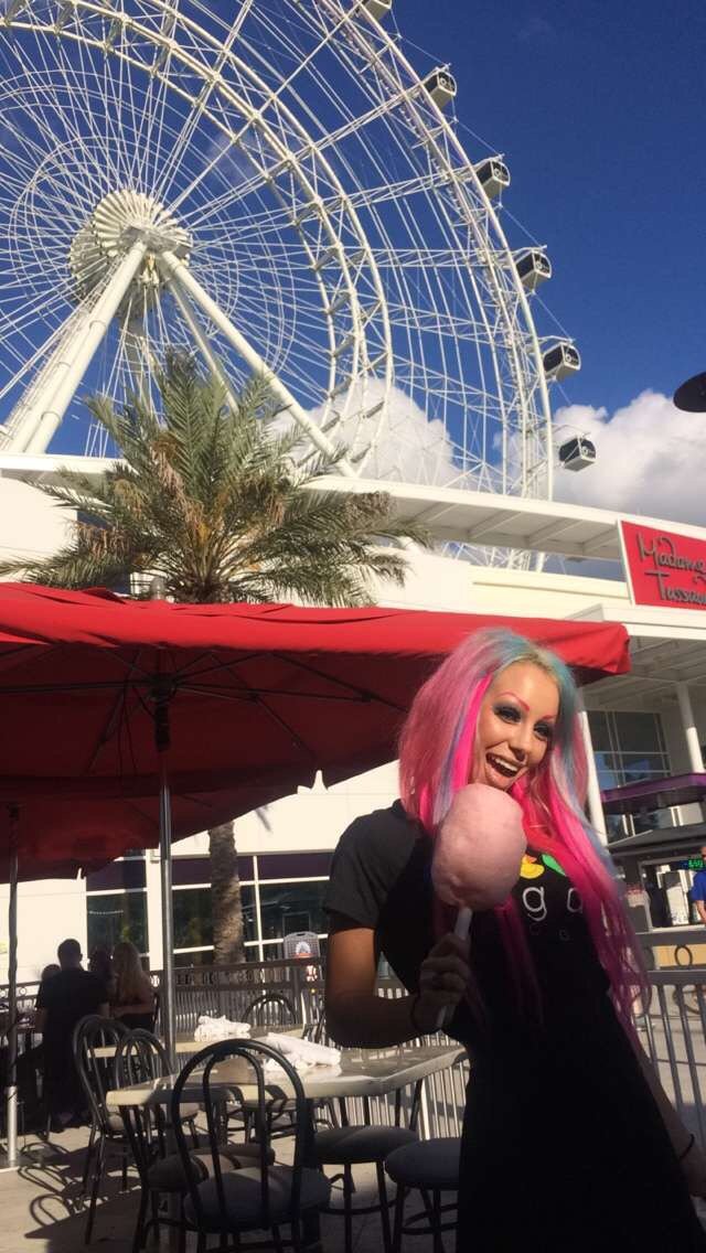 Come try our cotton candy! #sugarfactoryorlando