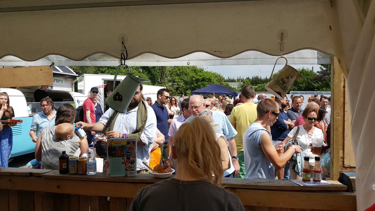 hangfiredave's tweet photo. Loving a day in the sun away from the restaurant haha! @hangfirebbq @cowbridgefdf https://t.co/HCFlW8OLmv