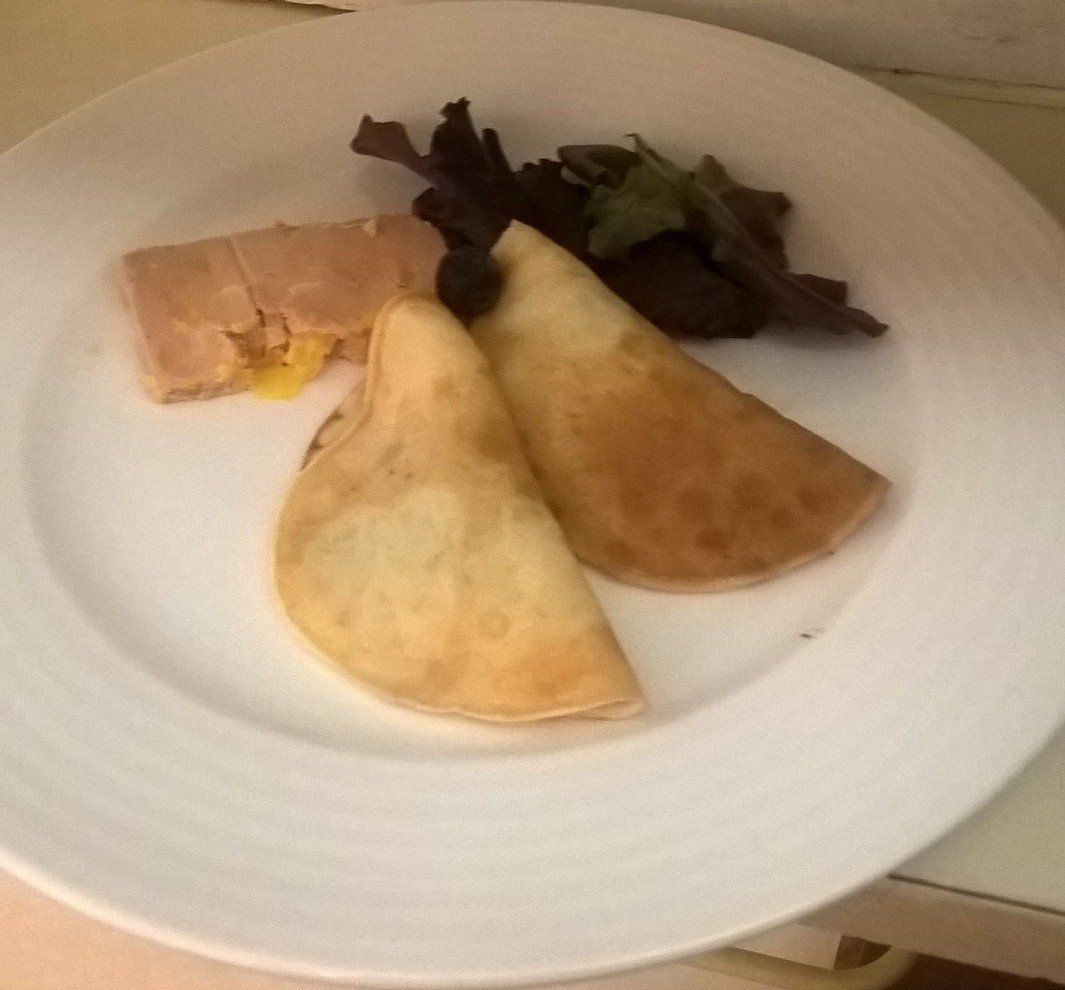 lesnations03's tweet photo. Les plats servis au Napoléon pour la Fête des Mères dimanche 29 mai #FeteDesMeres https://t.co/OBNEYodEct