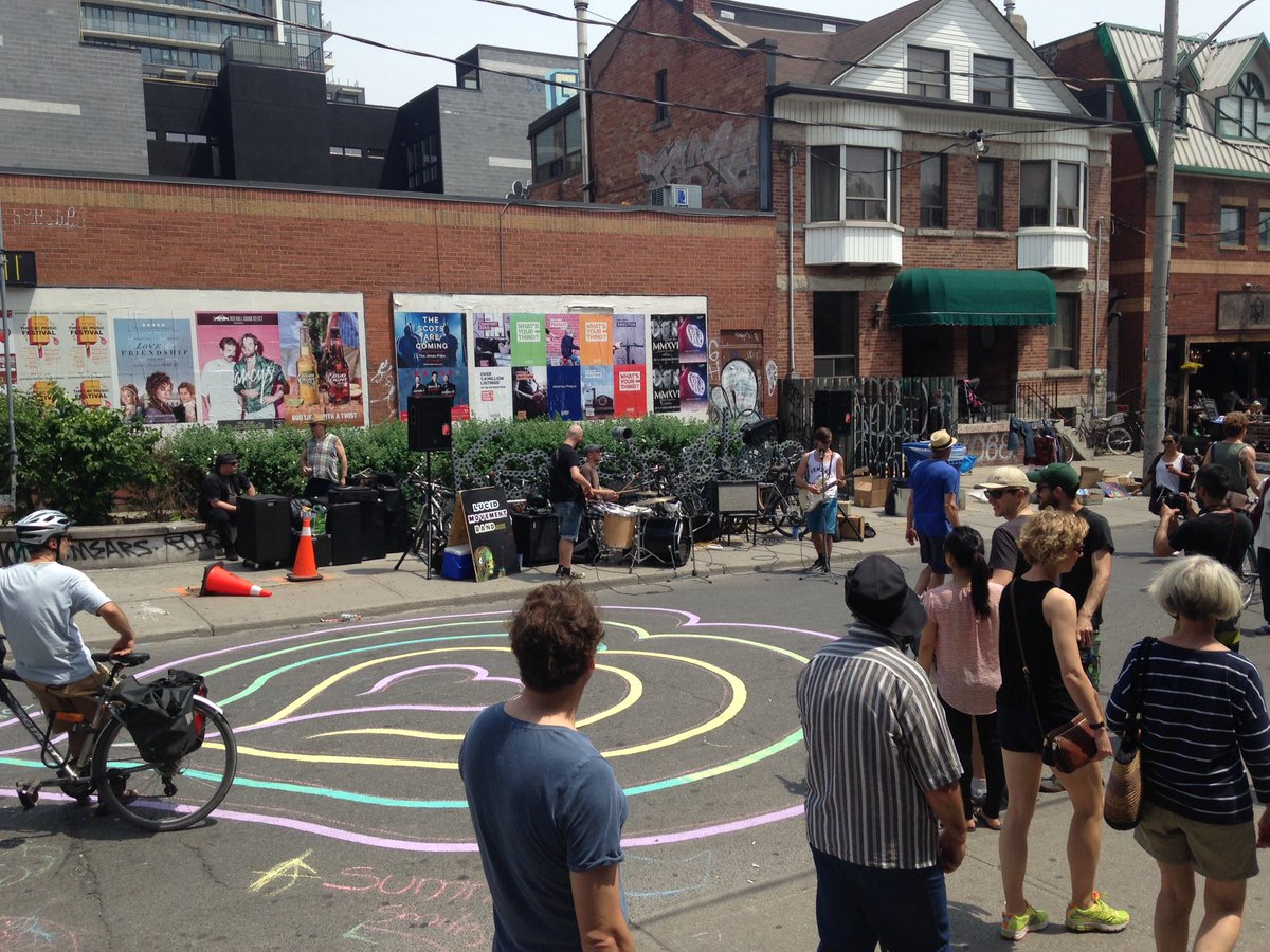 WildWesterholm's tweet photo. About to take stage kensington market after these guys #sunstrokenexttoempanadas https://t.co/YLCrSFO5wL